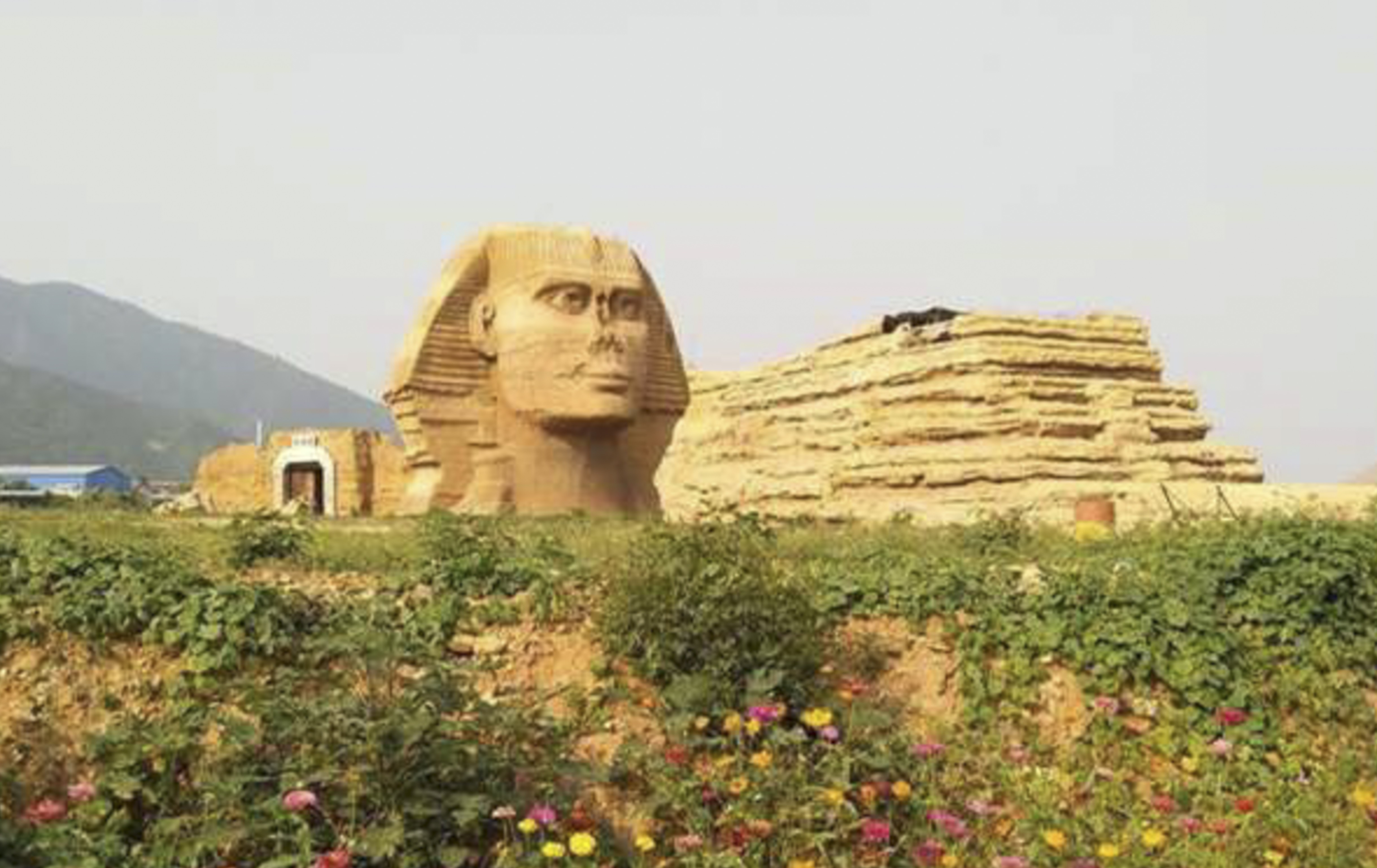 Authorities in Egypt are angry about the reappearance of a giant replica of the Great Sphinx of Giza at a culture park in northern China. Photo: News.163.com