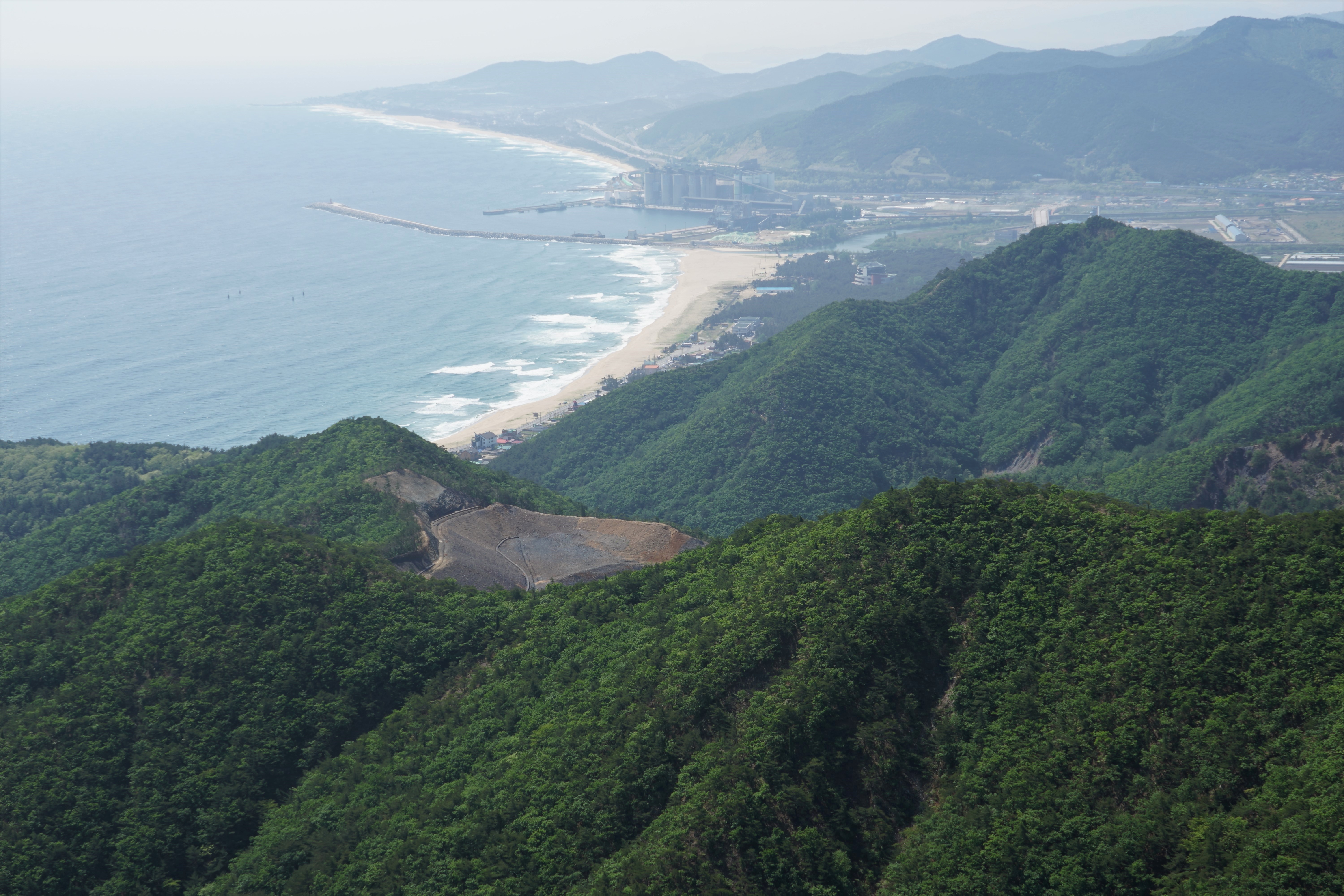 South Korea’s most challenging natural attraction, the 71-kilometre Ultra Baugil trail arcs around Gangneung’s alpine rim, giving trekkers the chance to experience nature at its best in one of Asia’s most heavily developed countries