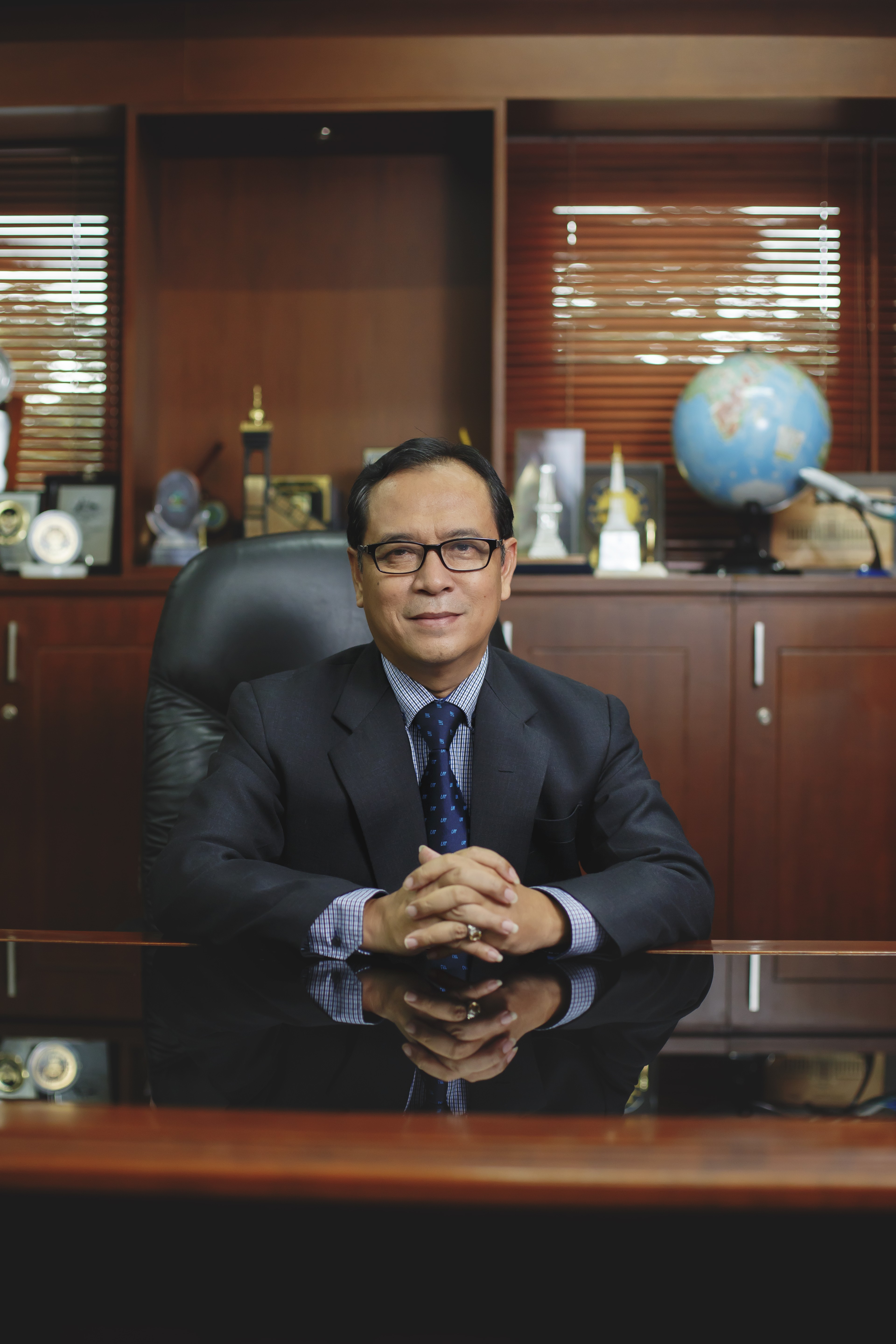 Dr Nandang Sutrisno, rector