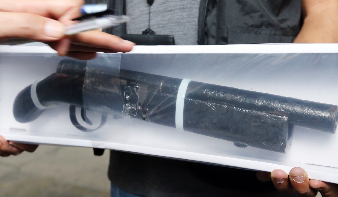 The home-made shotgun seized by police in an earlier incident on Saturday. Photo: Dickson Lee