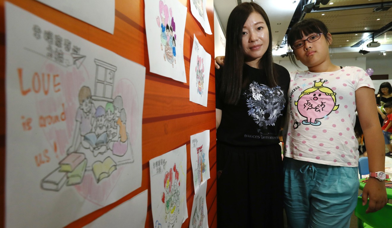 Lai Lili with her 10-year-old daughter Wu Tsz-tung. Photo: Nora Tam