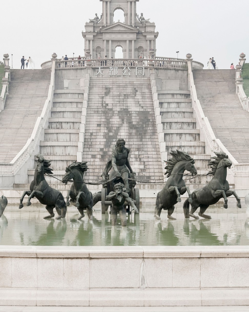 A copy of the Fontaine D’Apollon in the Chinese city of Tianducheng. Photo: Francois Prost