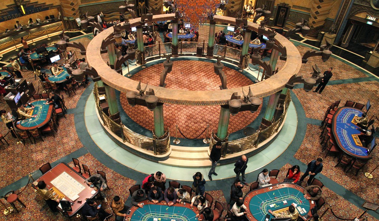 A gambling floor at a casino in Macau. Photo: Dickson Lee