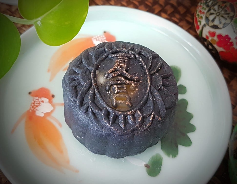 Summer Palace offers feisty cocktail-infused snow skin mooncakes.