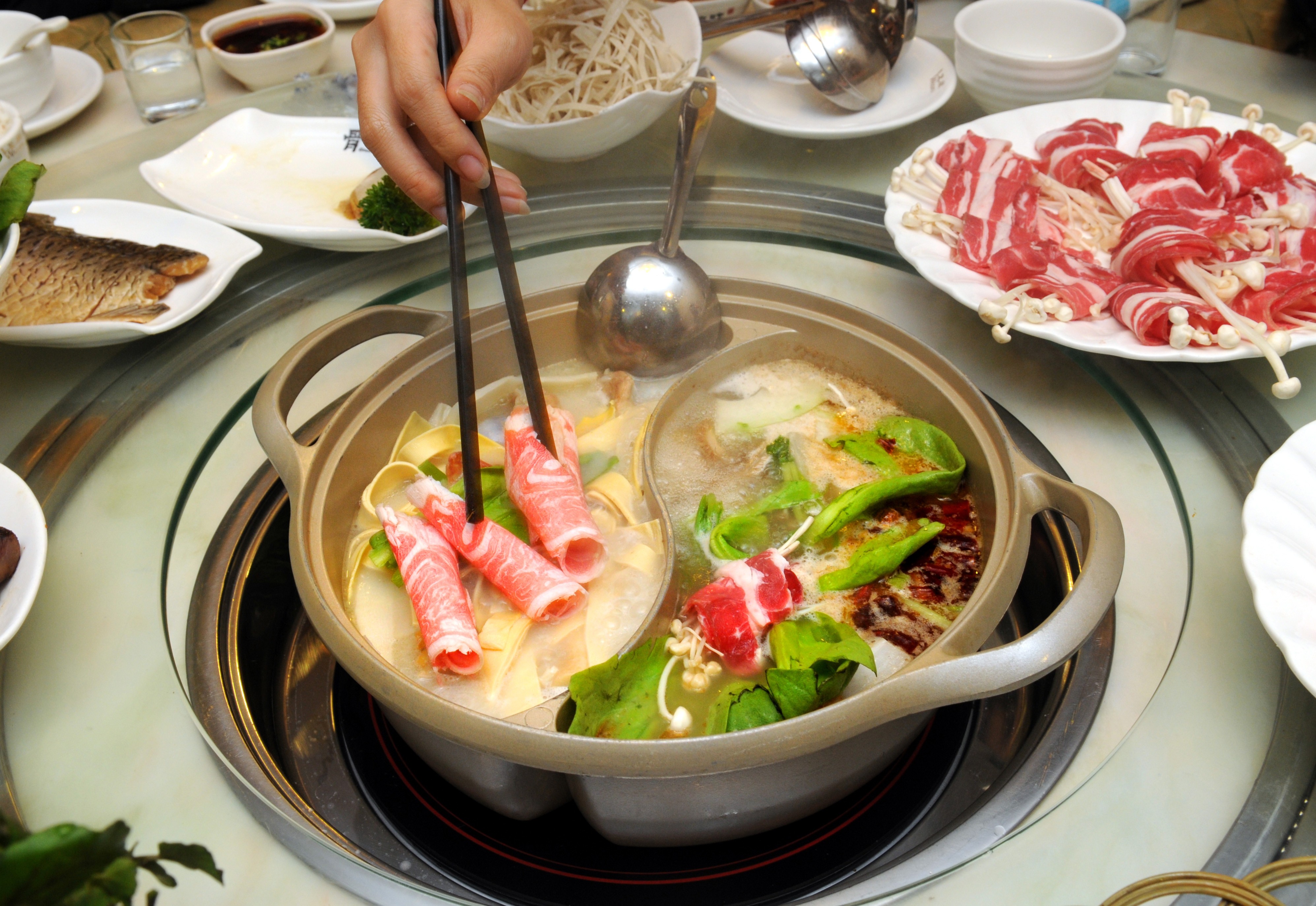 Hot pot. Hot Pot Екатеринбург. В Пекинском ресторане «yang Jia hot Pot». Китайский хот пот Иркутск.