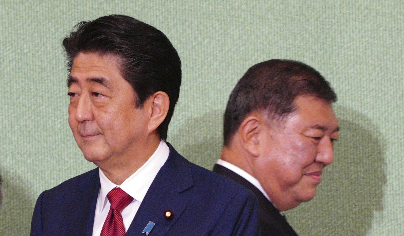 Japanese Prime Minister Shinzo Abe and Shigeru Ishiba. Photo: AP