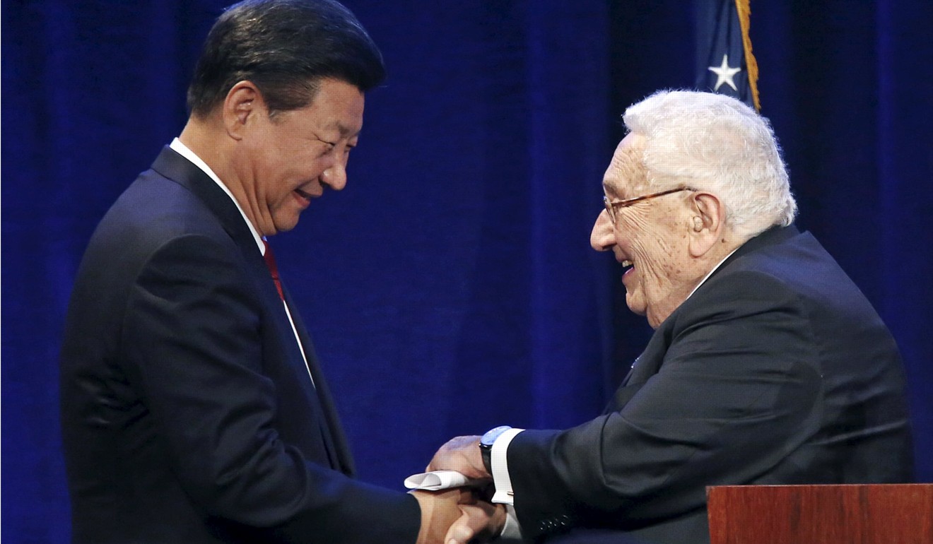 Chinese President Xi Jinping (left) is introduced by Kissinger at a policy speech at a dinner reception in Seattle, Washington, in 2015. Photo: Reuters