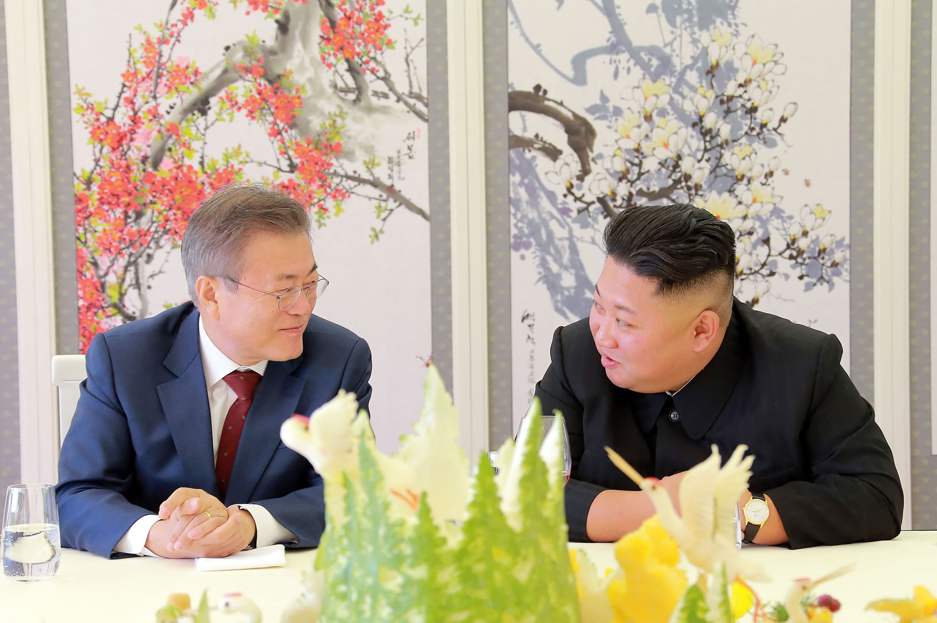 Moon Jae-in and Kim Jong-un demonstrated a rapprochement, but a second Trump-Kim summit may be required. Photo: AFP