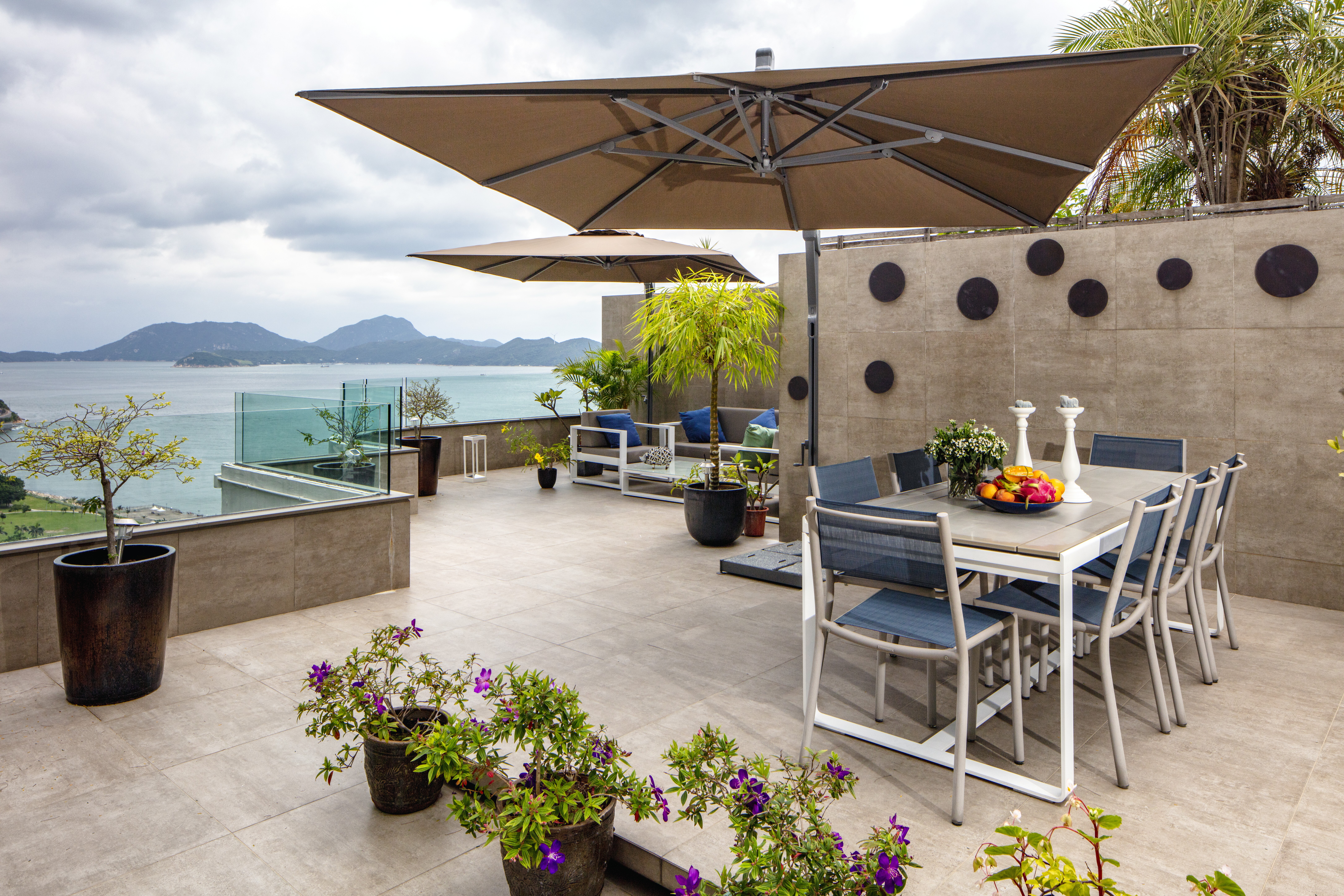A family’s spacious Pok Fu Lam flat, complete with expansive terrace, brings the outdoors in