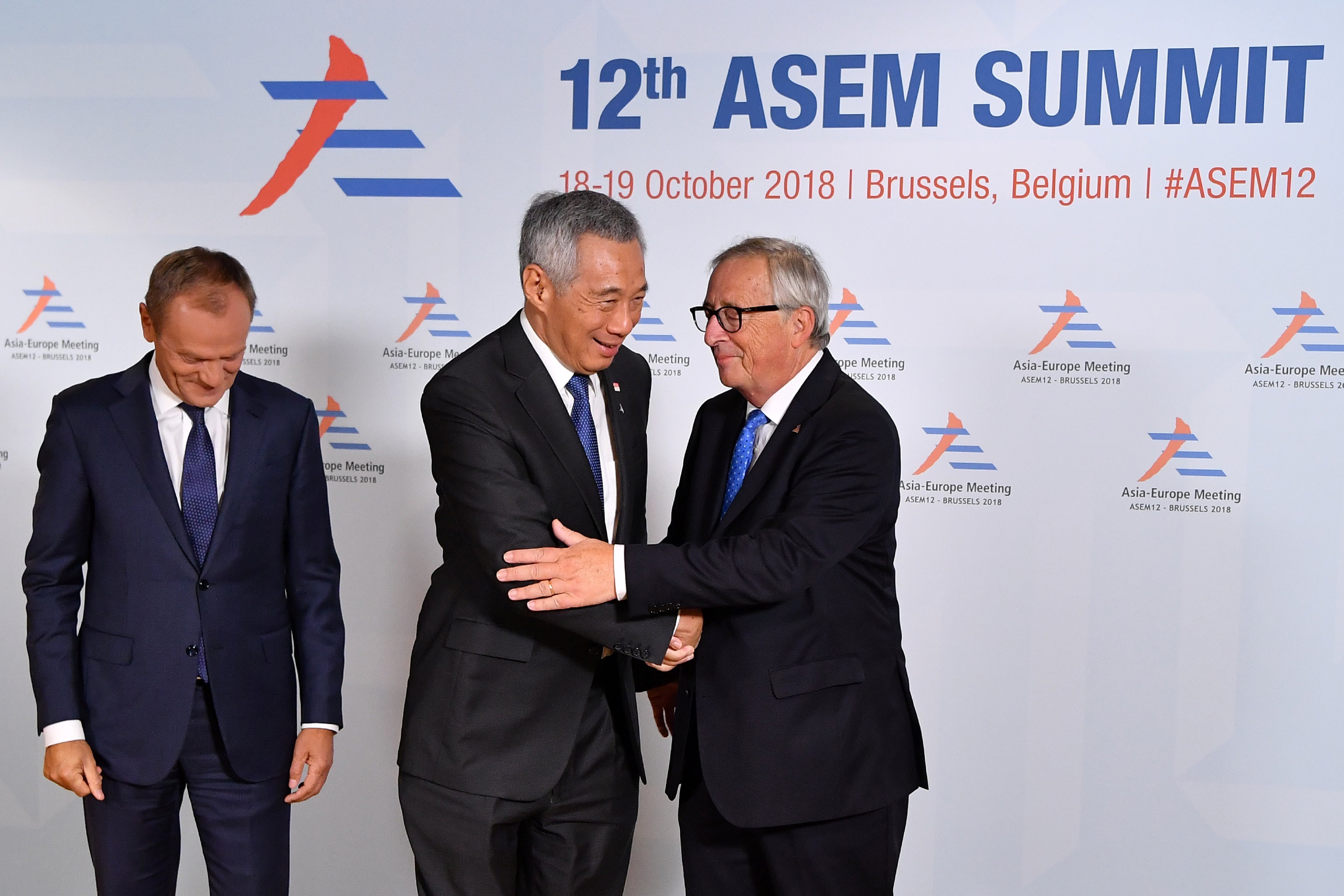 President of the European Commission Jean-Claude Juncker and Singapore's Prime Minister Lee Hsien Loong. Photo: Reuters