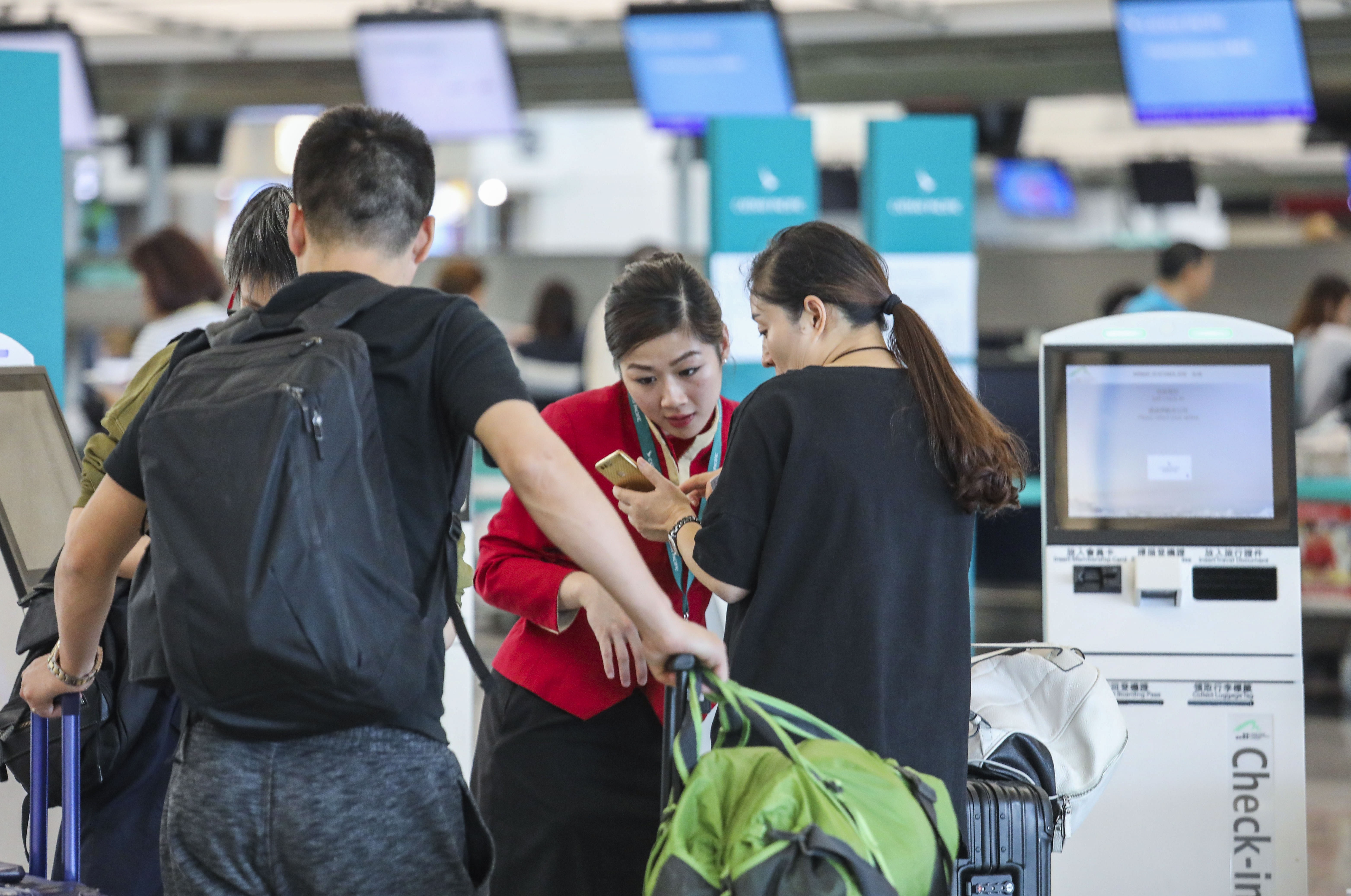 cathay pacific baggage claim