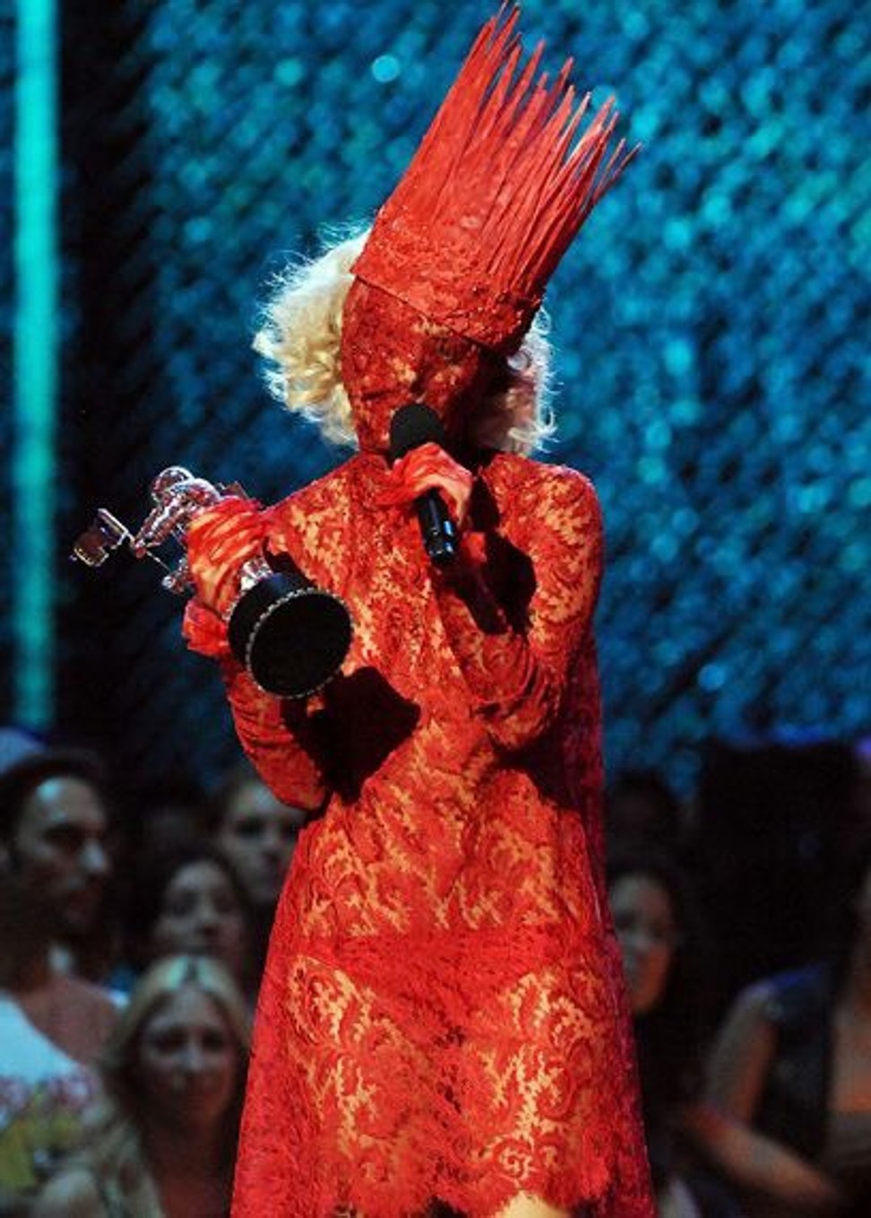 Lady Gaga in an Alexander McQueen dress and Haus of Gaga crown accepting a 2009 MTV award. Photo. Pinterest.com