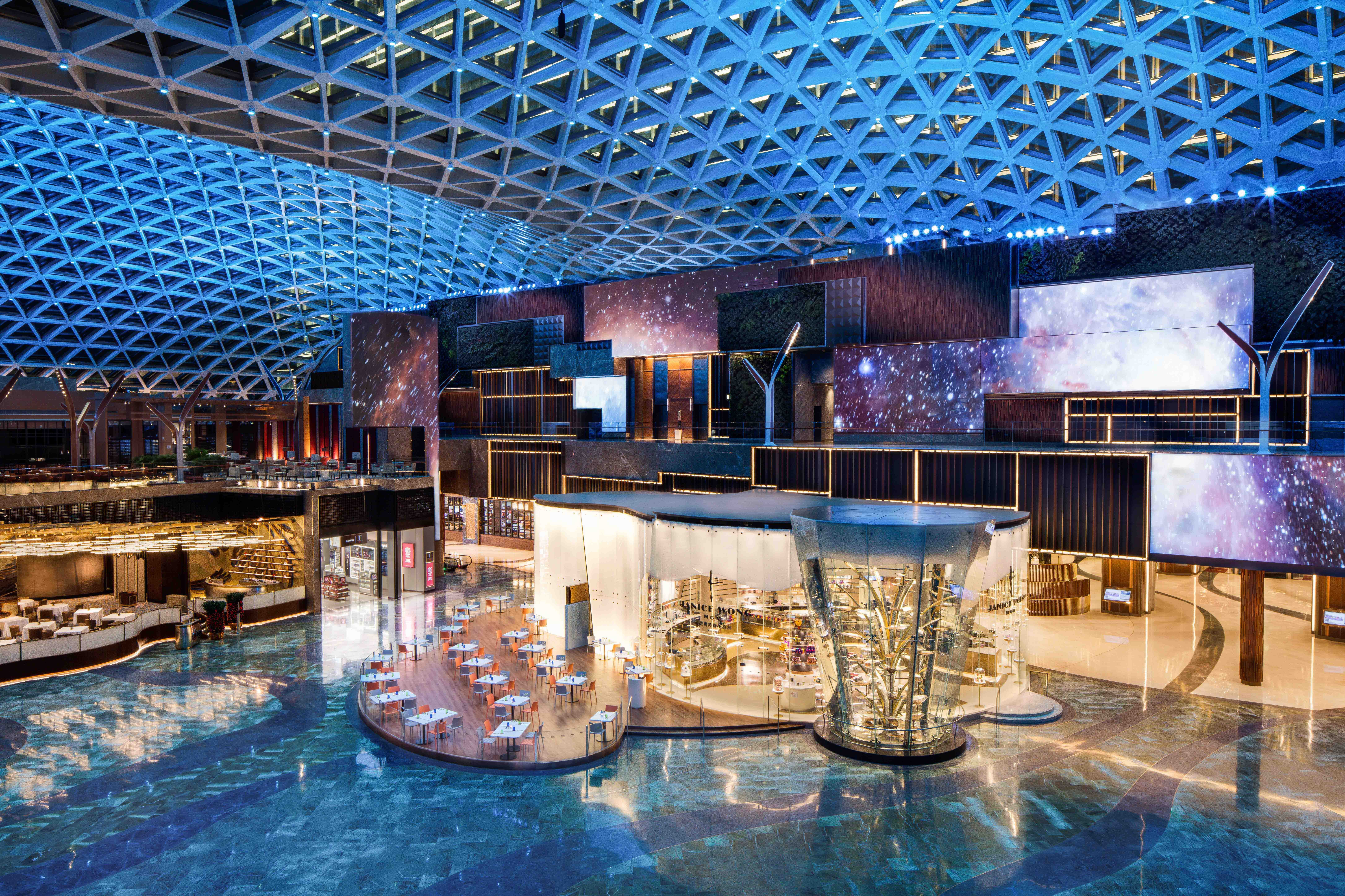 Janice Wong MGM is located in the atrium of the MGM Cotai.
