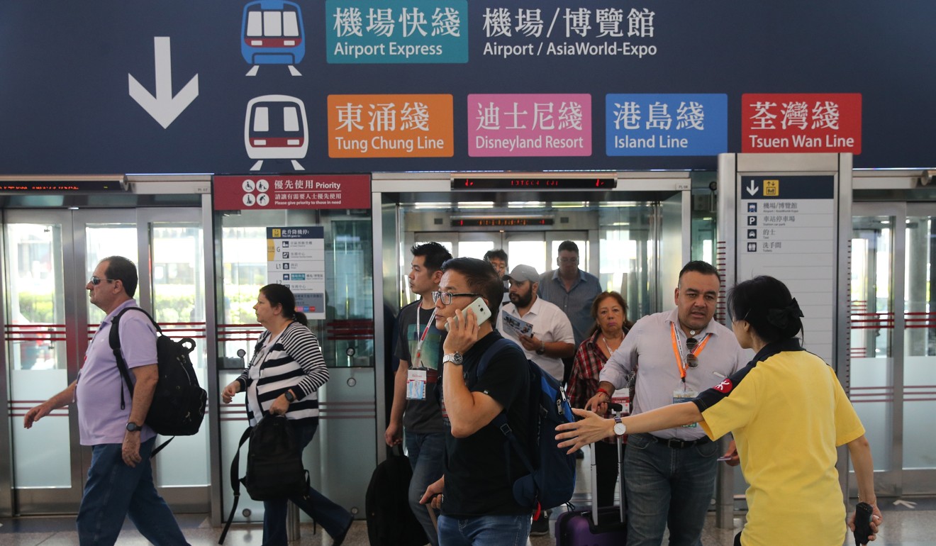 The MTR Corporation said a signal fault meant trains travelling between Hong Kong station and the airport would take five to 10 minutes longer. Photo: Sam Tsang