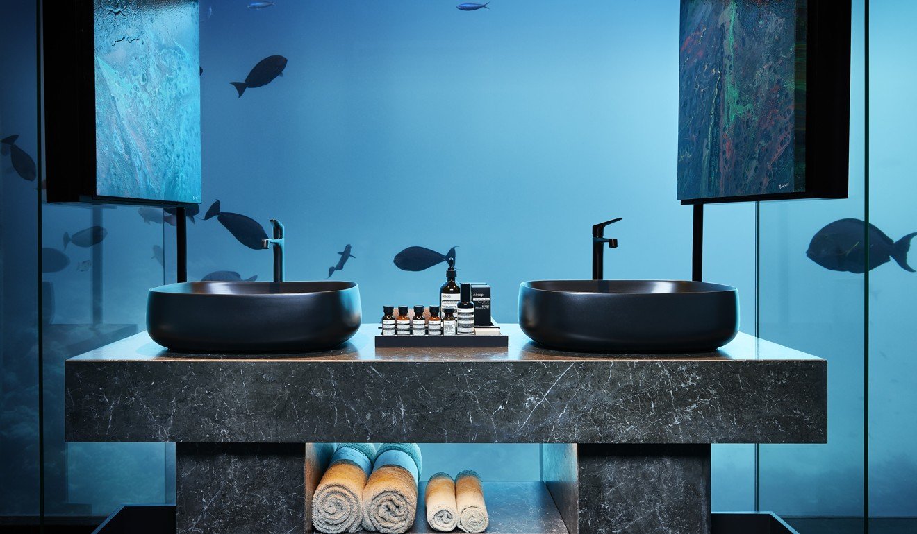 The bathroom looks out on panoramic seabed vistas, too. Photo: Justin Nicholas