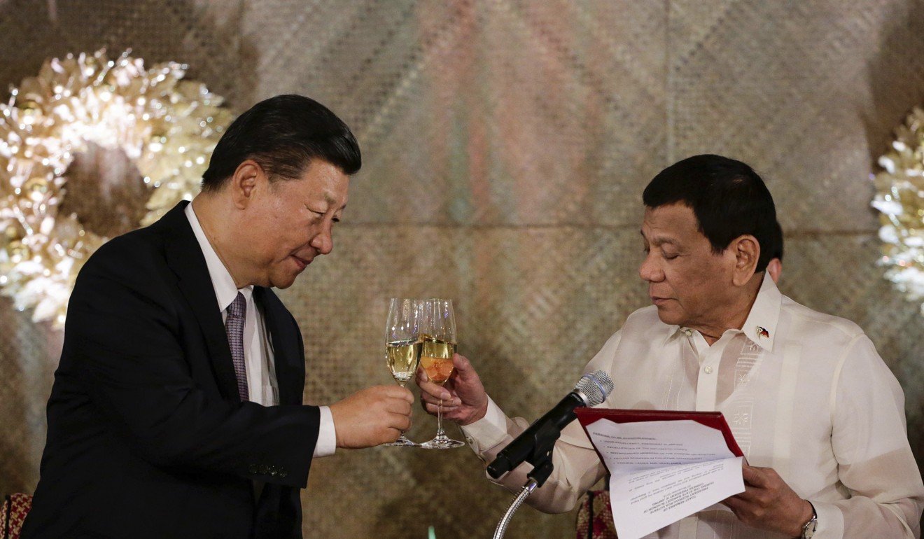 Chinese President Xi Jinping with his Filipino counterpart Rodrigo Duterte. Photo: AP