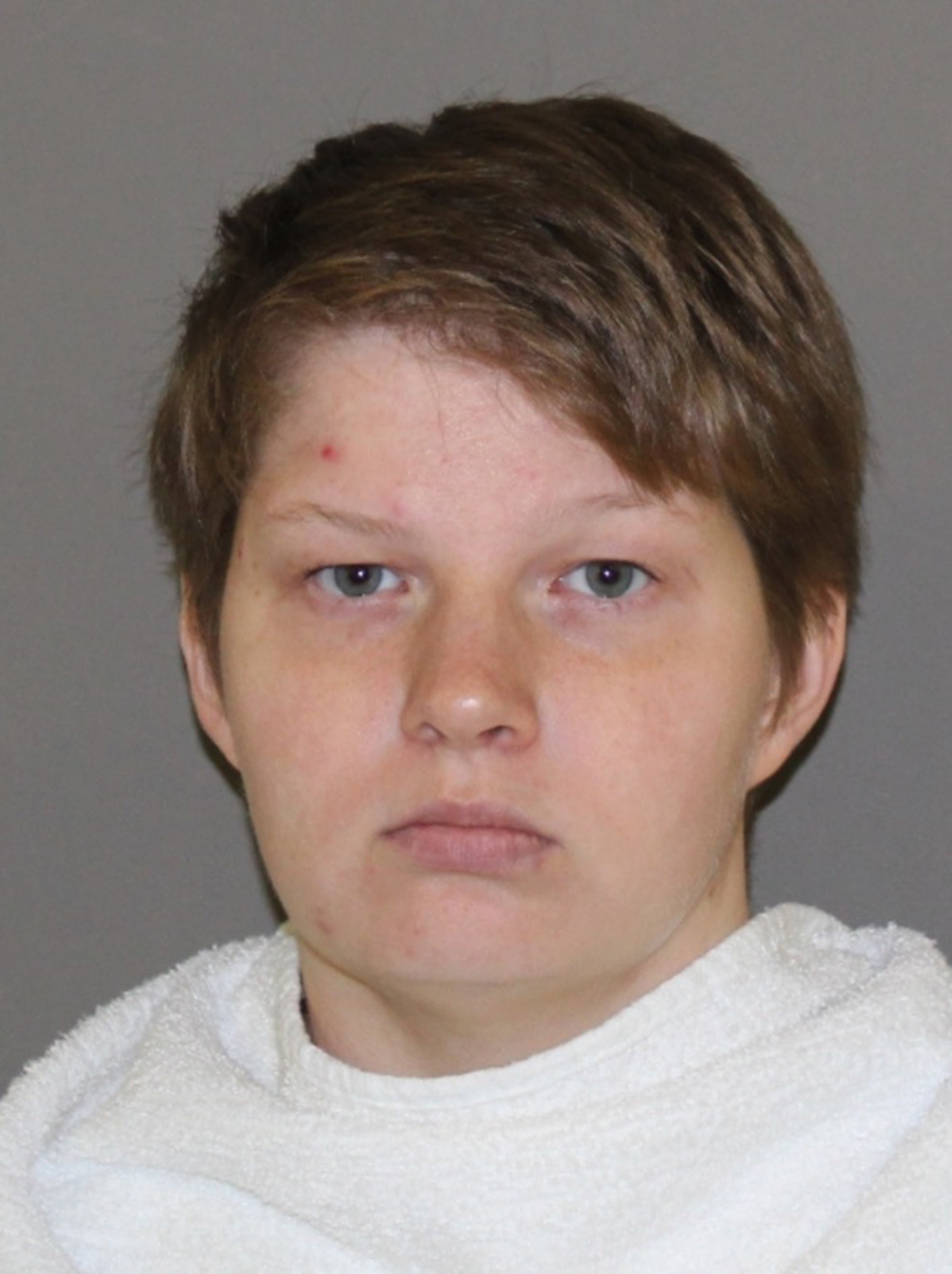 Tip From Facebook Led Police To Arrest Girl In The Closet Lauren
