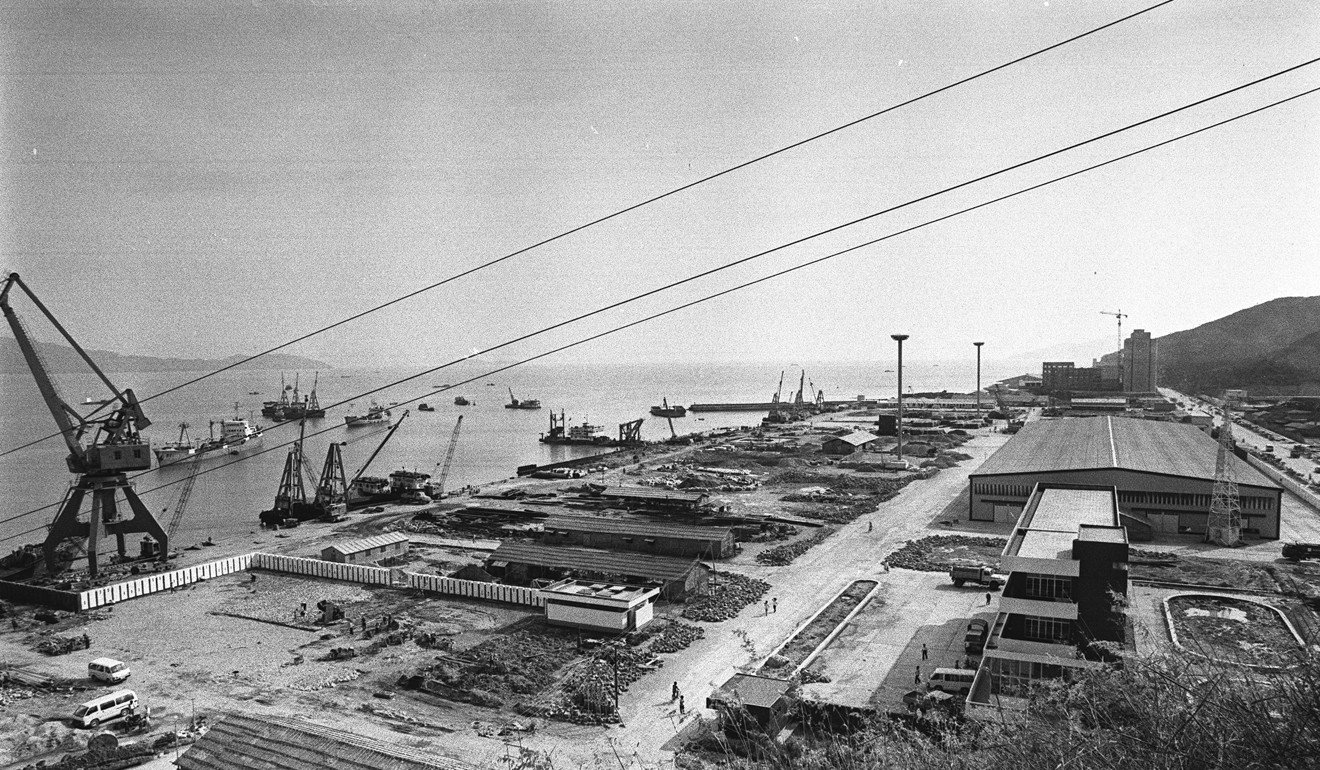The port of Shekou in its early developmental stage. Photo: Chan Kiu