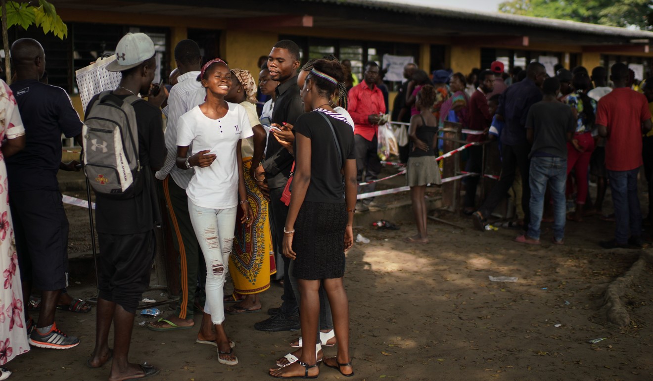 Congo residents wait to vote in Kinshasa on December 30, 2018. Photo: AP