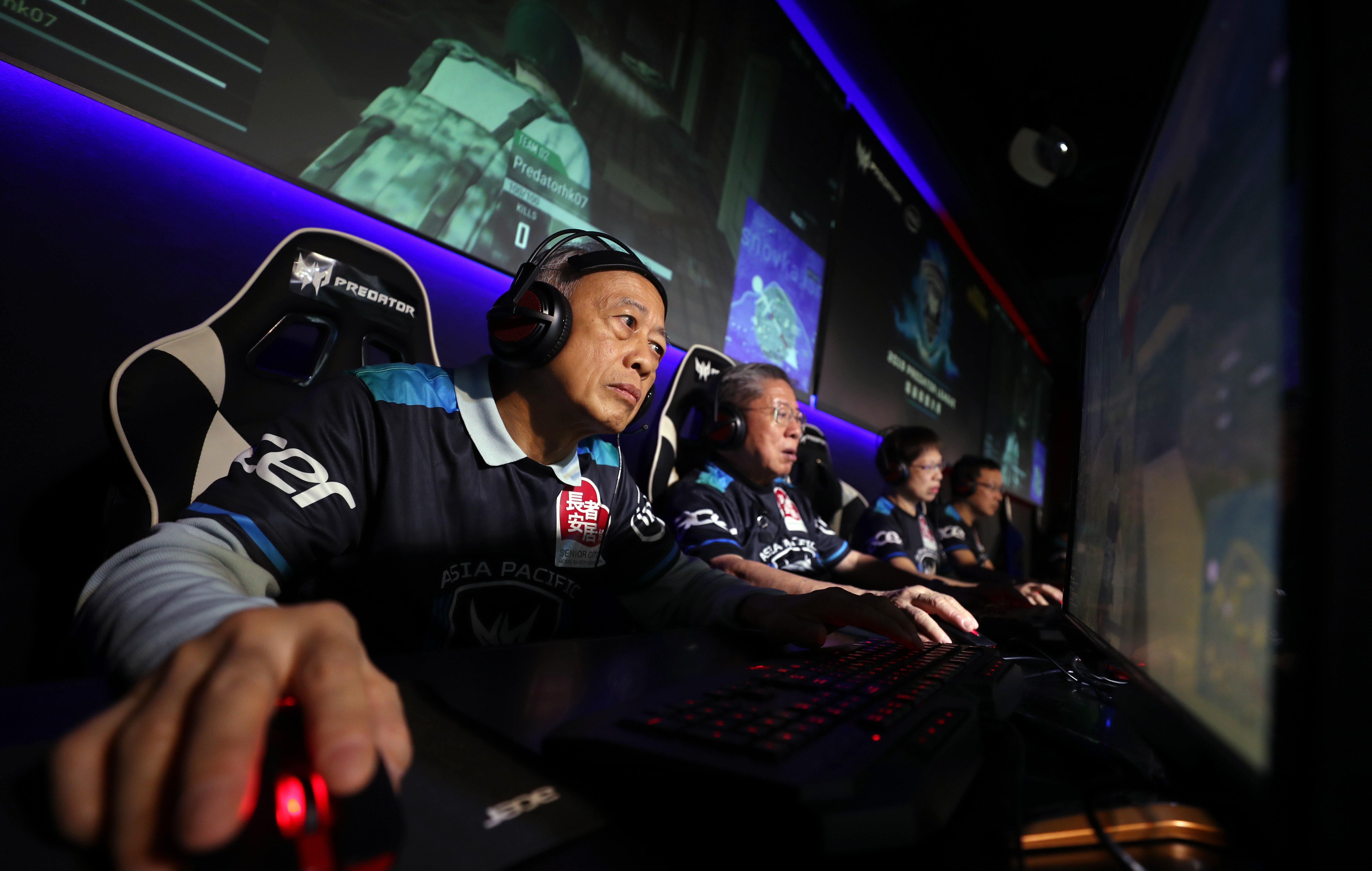 Senior players prove they can keep up with their younger peers in e-sports. Photo: Winson Wong
