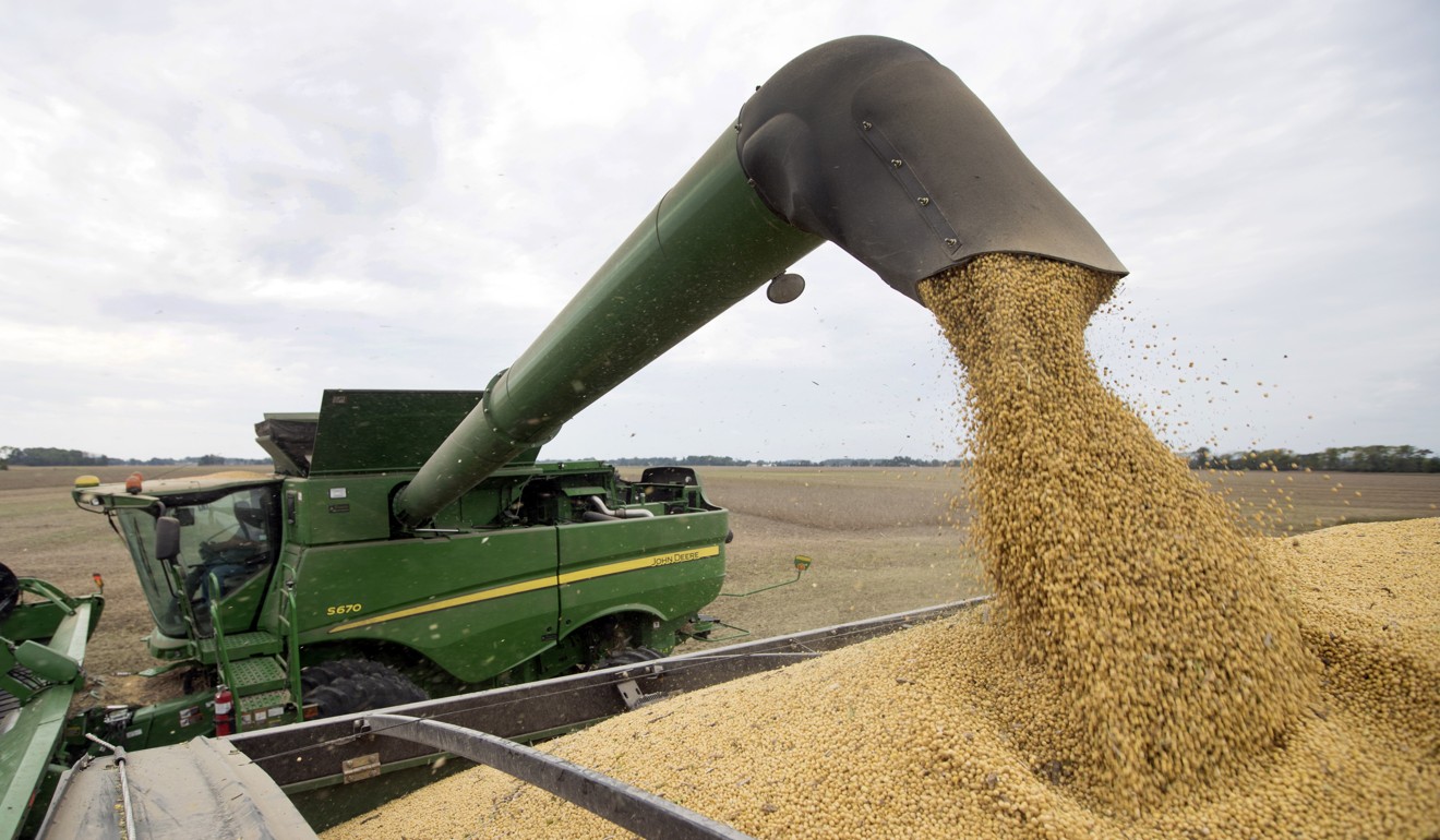 Soybean crops are harvested in Brownsburg, Indiana, in 2018. Photo: AP
