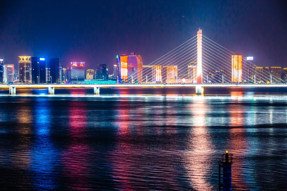 The Xixing Bridge across the Qiantang River in Hangzhou, capital of eastern China's Zhejiang province. Photo: Xinhua