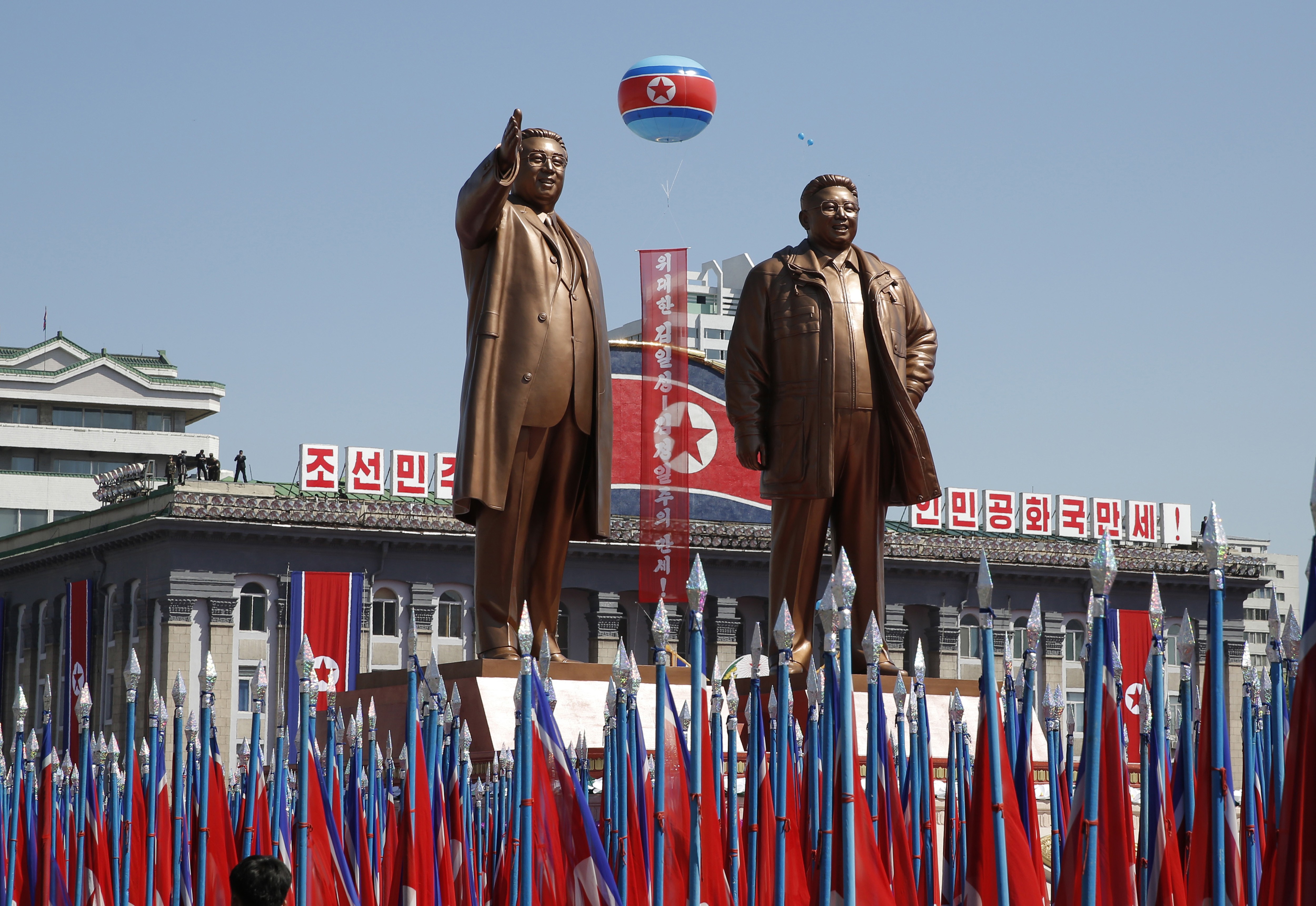 A float with statues of late North Korean leaders Kim Il-sung and Kim Jong-il during a parade in September last year marking the 70th anniversary of North Korea’s founding day in Pyongyang, North Korea. Photo: AP