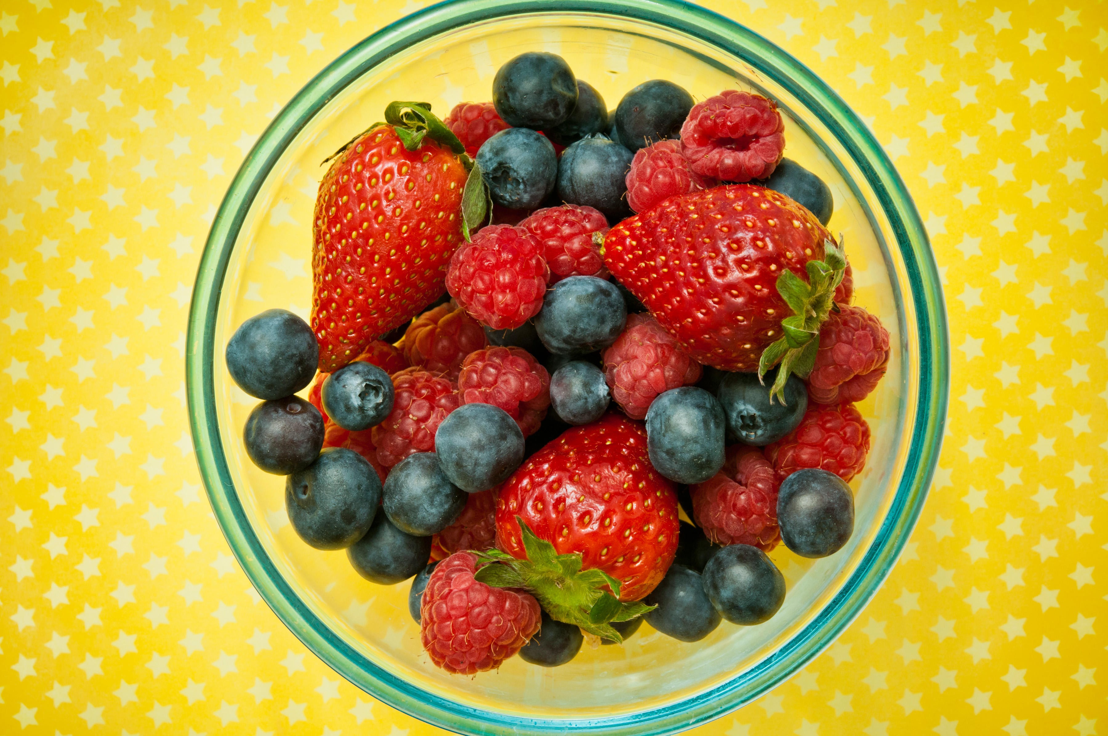 Fruits such as blueberries and strawberries help balance the immune system and are good anti-inflammatory dietary choices. Photo: Alamy