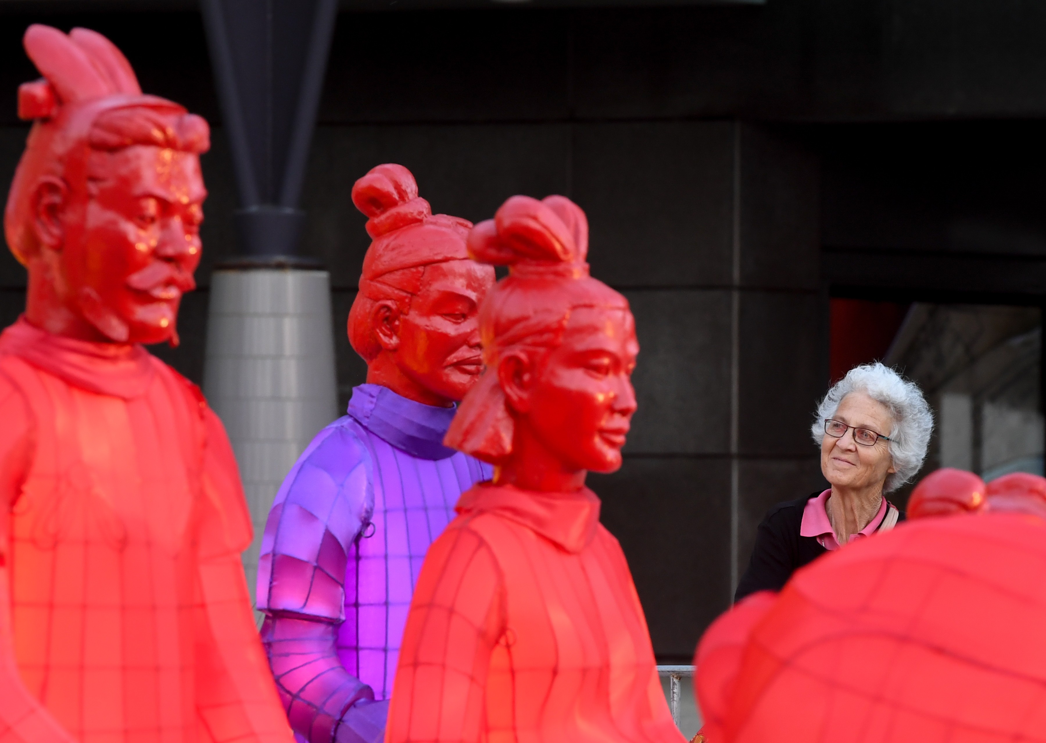 Terracotta warrior lanterns are on display outside Museum of New Zealand in Wellington. Photo: Xinhua