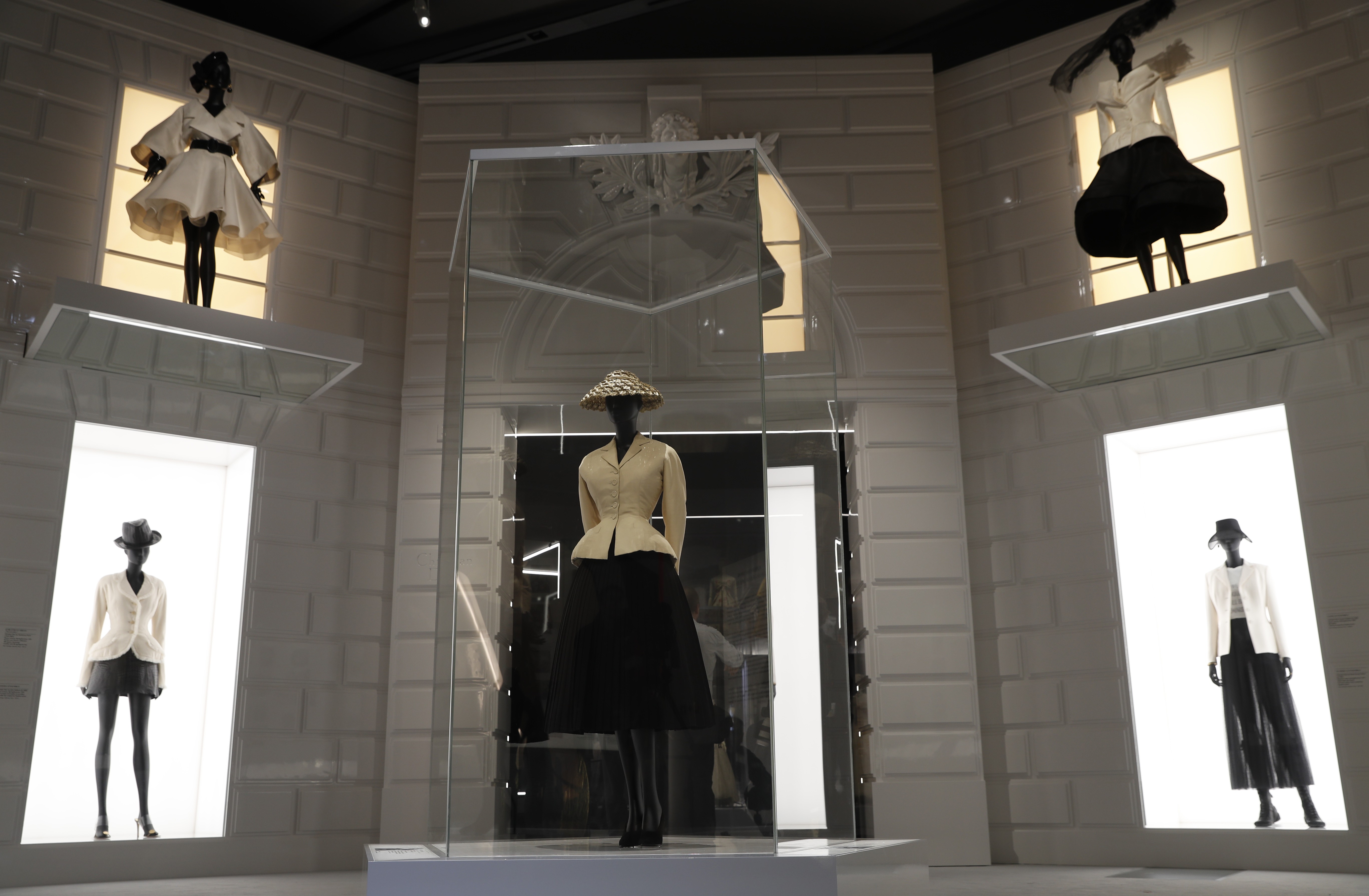 christian dior designer of dreams exhibition tickets