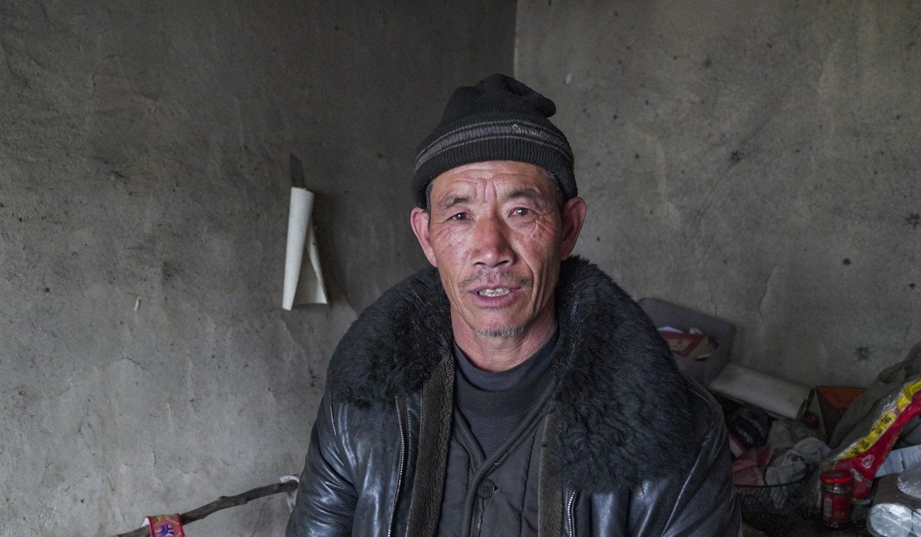 Zhang Liansuo lost his job last year and is now forced to rely on odd jobs and a poorly paid fire safety role. Photo: Lea Li
