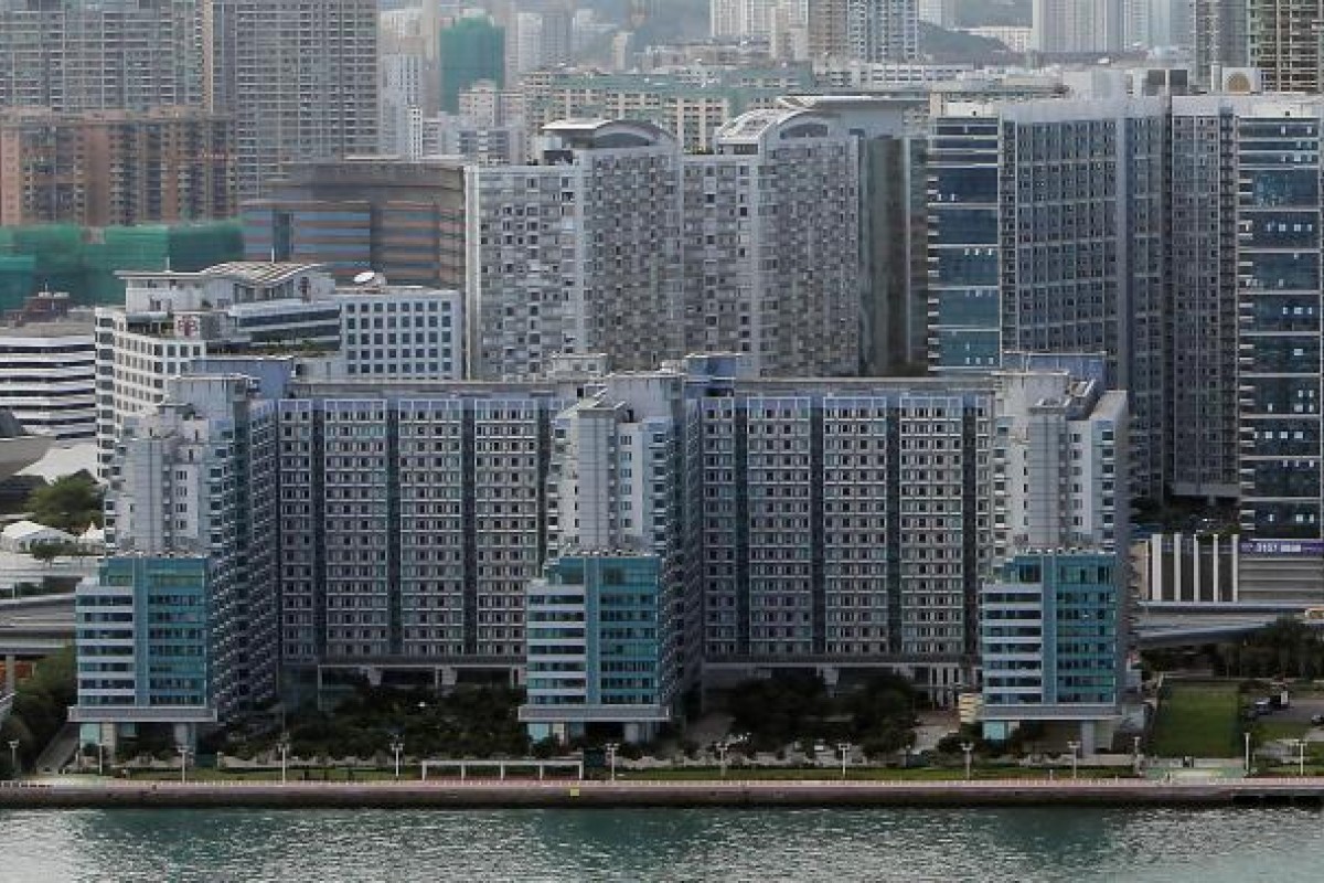 Li Ka-shing's Cheung Kong to list serviced-flat investment trust