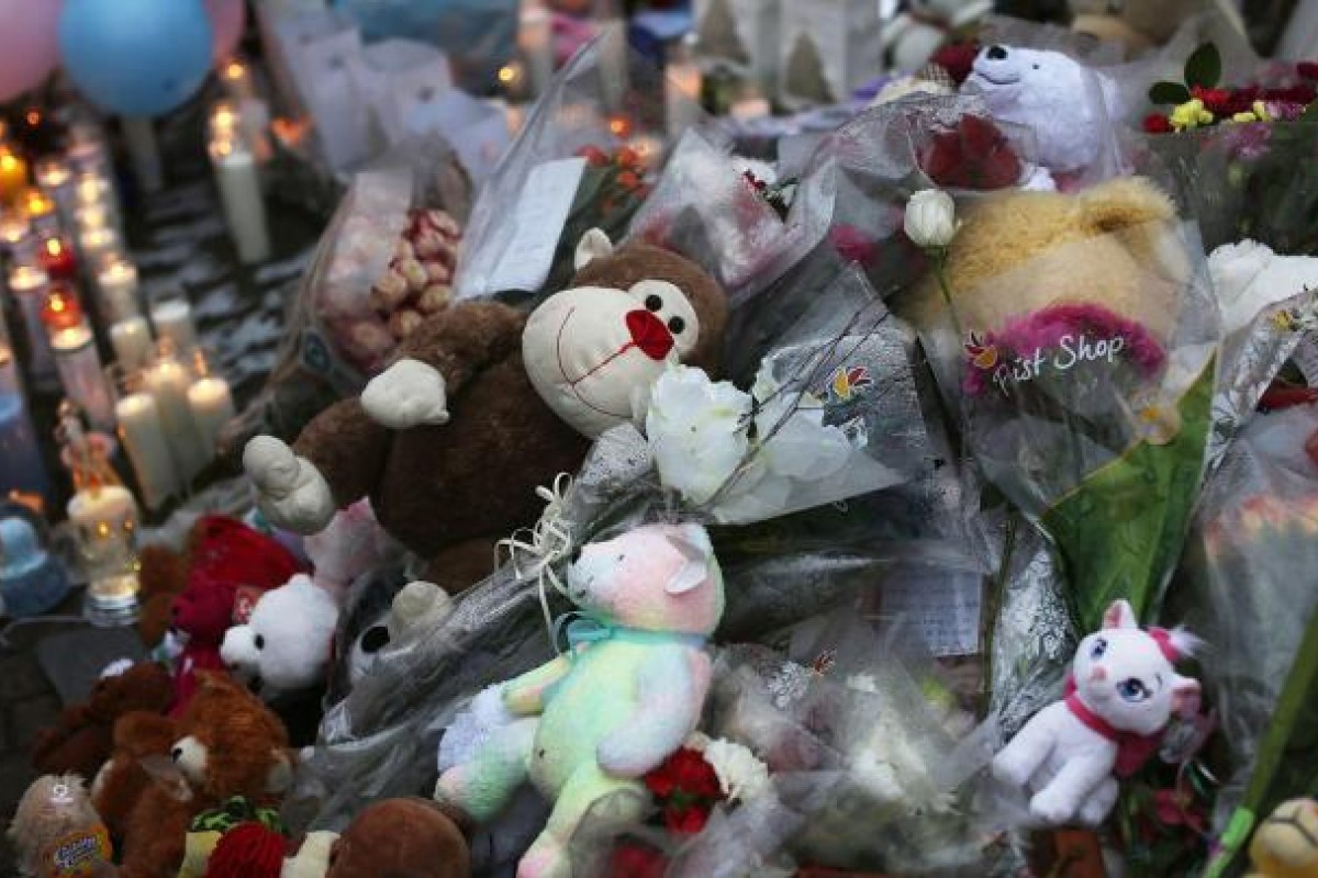 teddy bears by the dozen