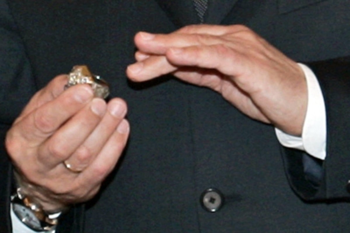 Золотые кольца украли. Перстень с Путиным. Обручальное кольцо Путина.