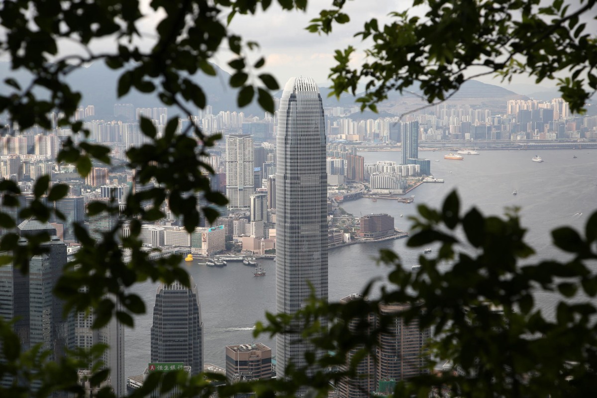 IMF latest to warn of Hong Kong banks' growing mainland exposure