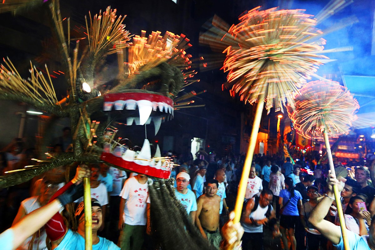 Modern Mooncakes And Inflatable Lanterns Eroding Mid Autumn Tradition Traders Say South China Morning Post