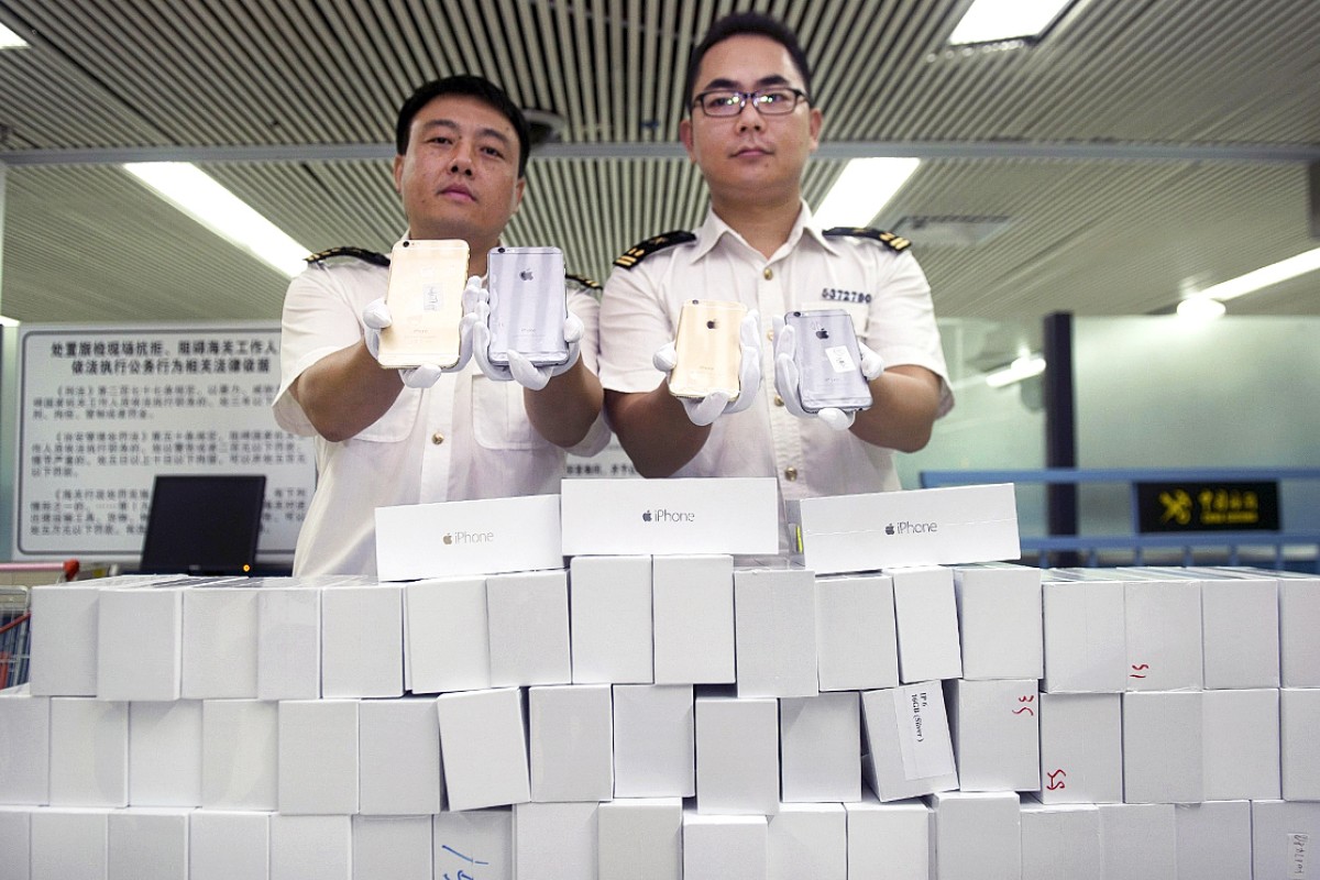 Chinese Man Caught Smuggling Eight IPhone 6s Across Border ... In His ...