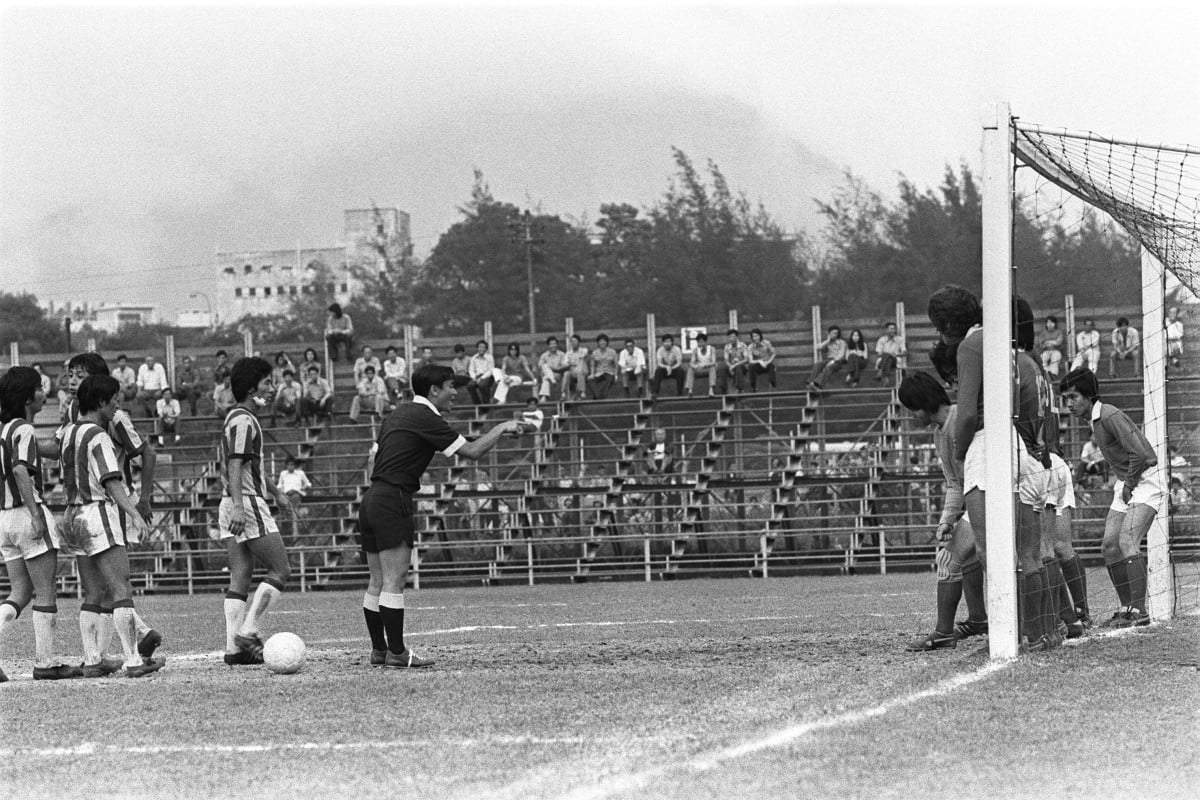 referees-can-exercise-discretion-on-free-kick-ball-placement-south