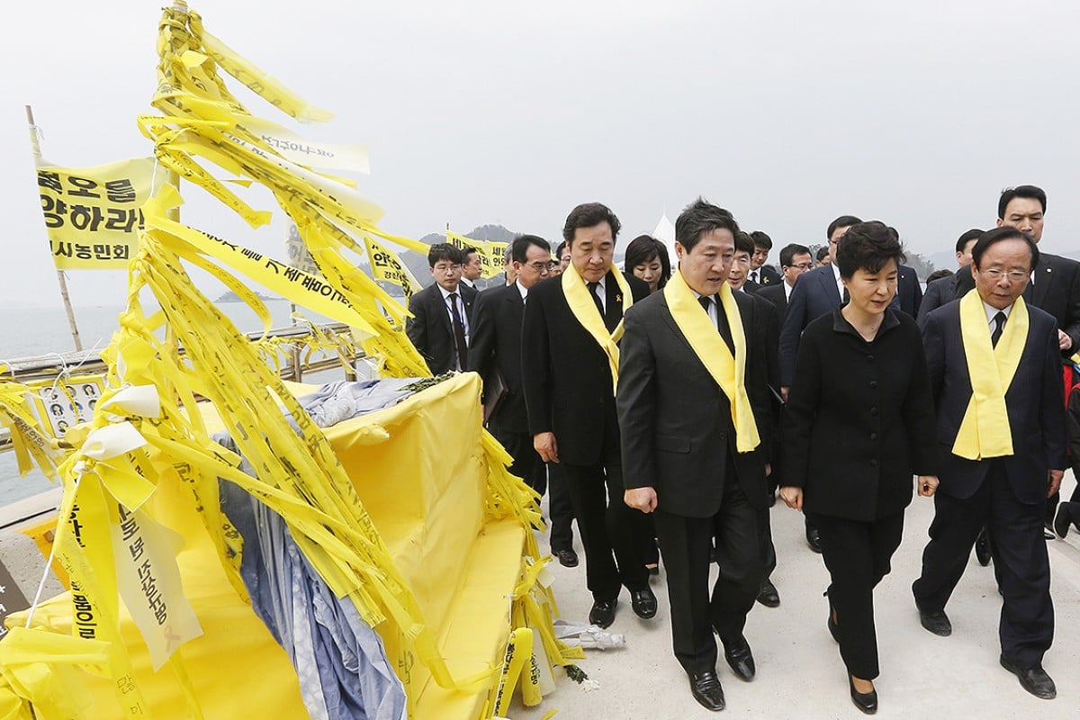 South Korean President Park Geunhye vows to raise sunken ferry Sewol