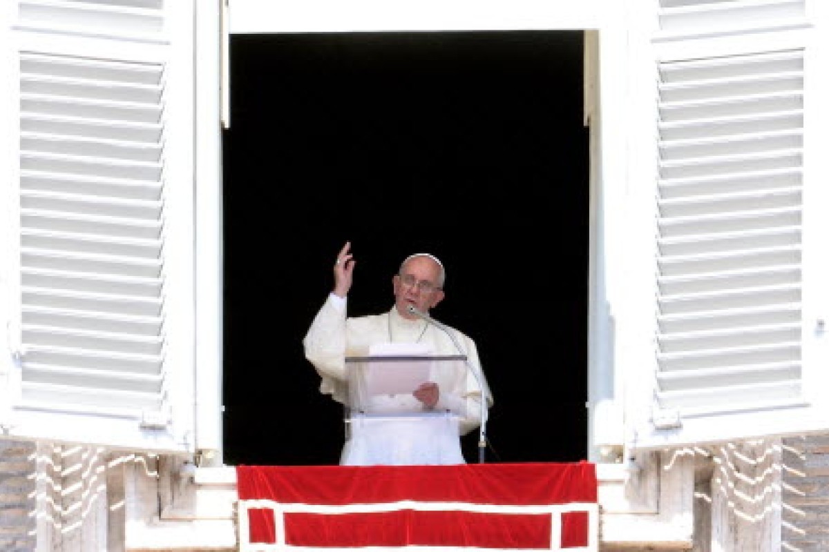 Pope to house two refugee families at the Vatican and calls on parishes ...