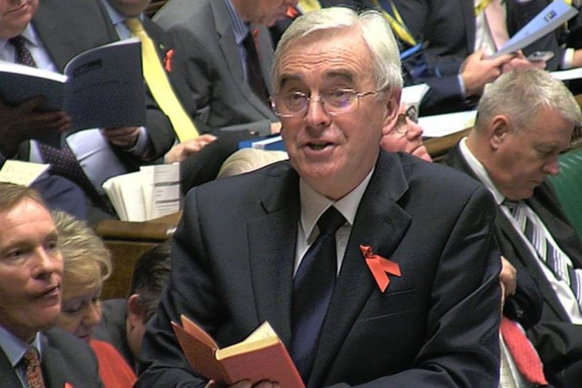 mao-s-little-red-book-makes-surprise-appearance-in-uk-parliament