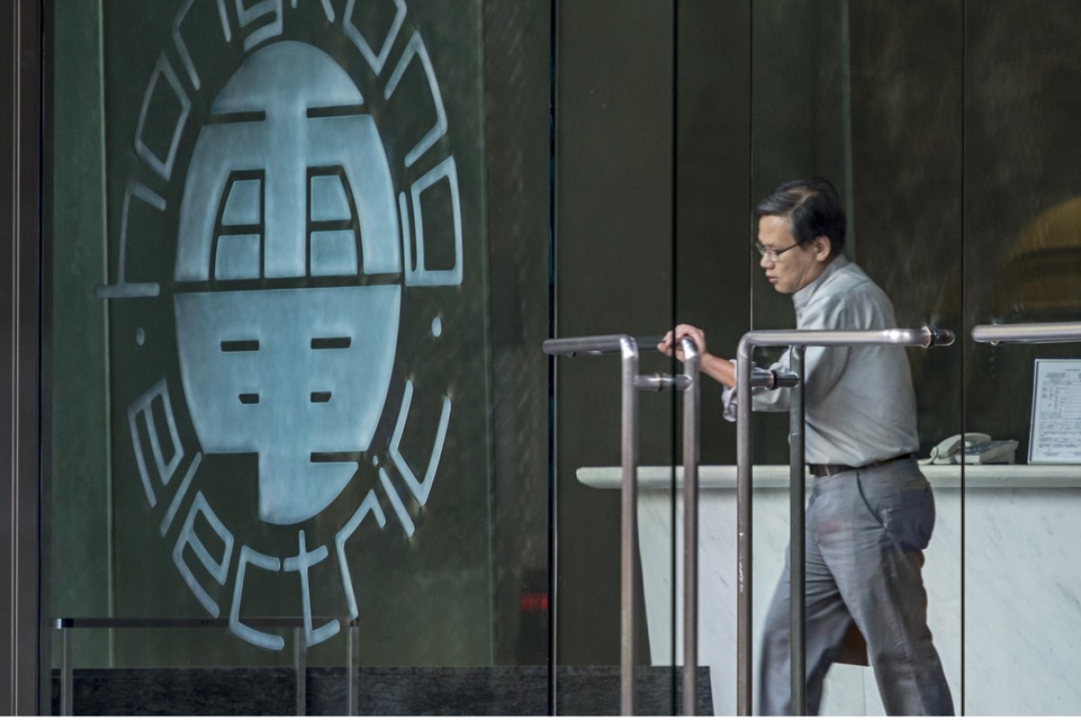 Even Hong Kong’s richest man, Li Kashing, has to bow to activist