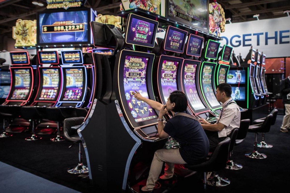 Professional slot machine gambler