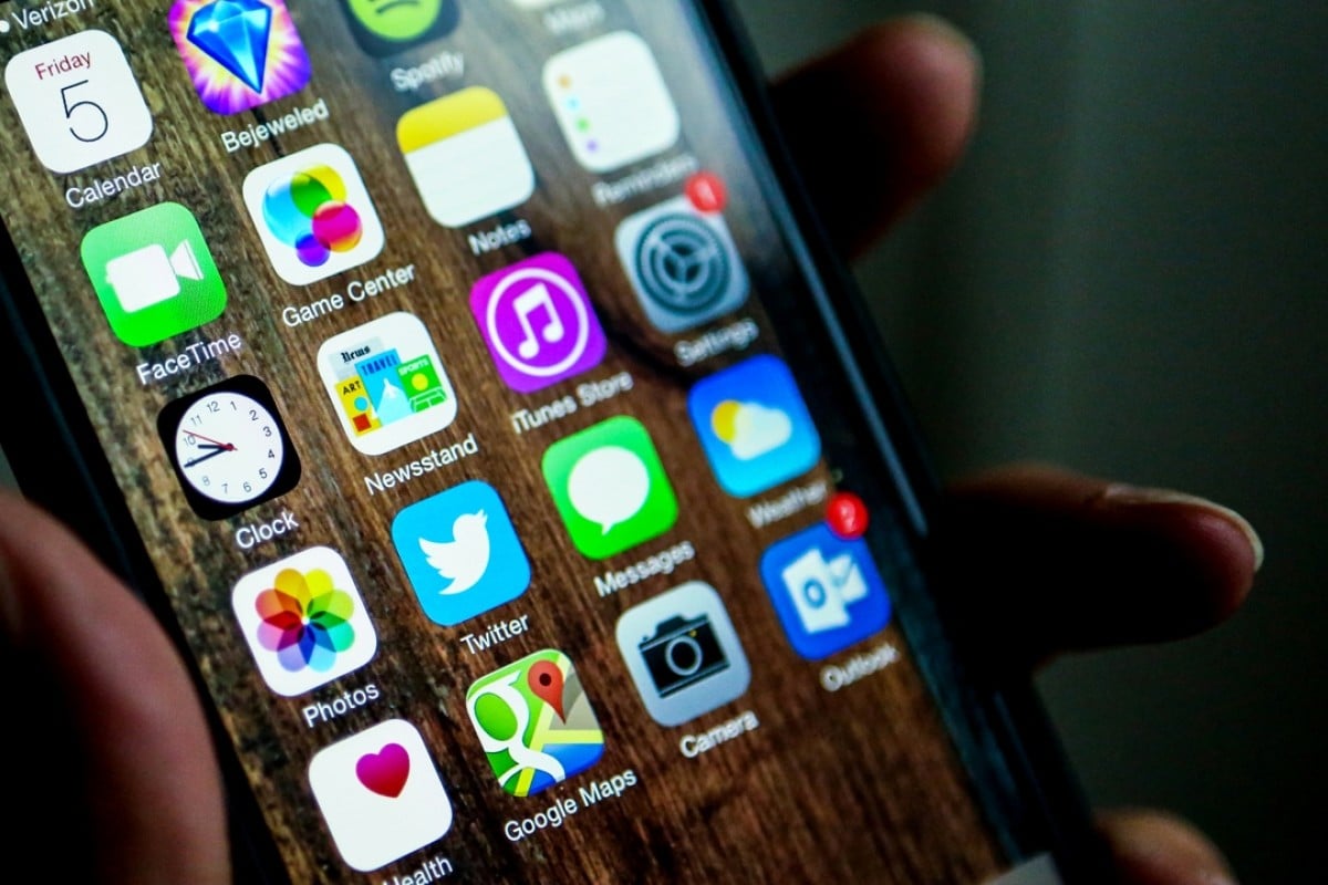 Apple ordered to help FBI unlock California shooter’s phone South