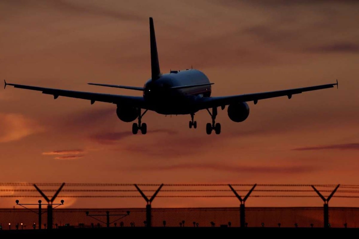 INFOGRAPHIC: when is the best time to book a flight from Hong Kong