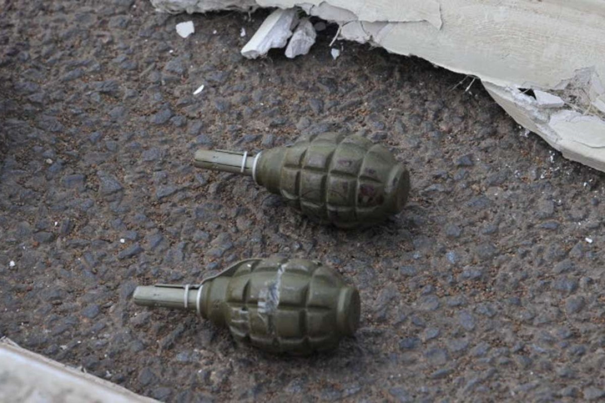 Policeman Accidentally Explodes Grenade In Pakistan Court After ...