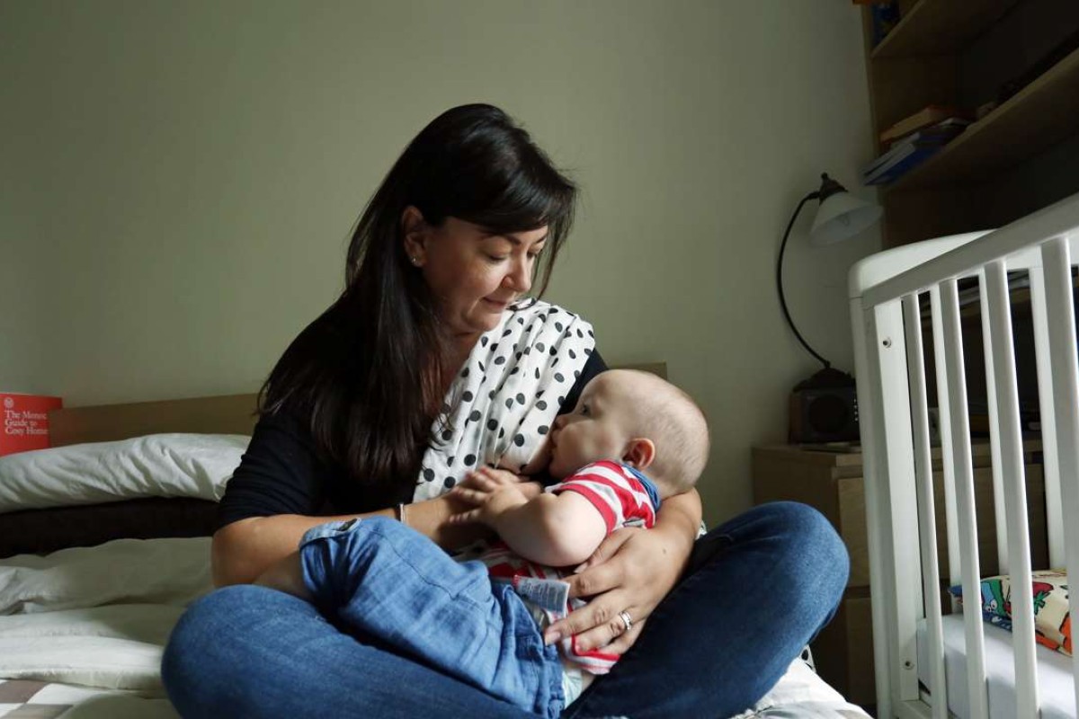 Breastfeeding in public must be accepted in Hong Kong South China