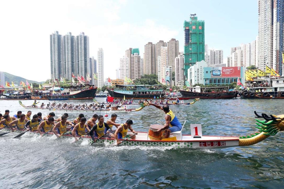 Hong Kong Dragon Boat Festival kicks off in blaze of colour South