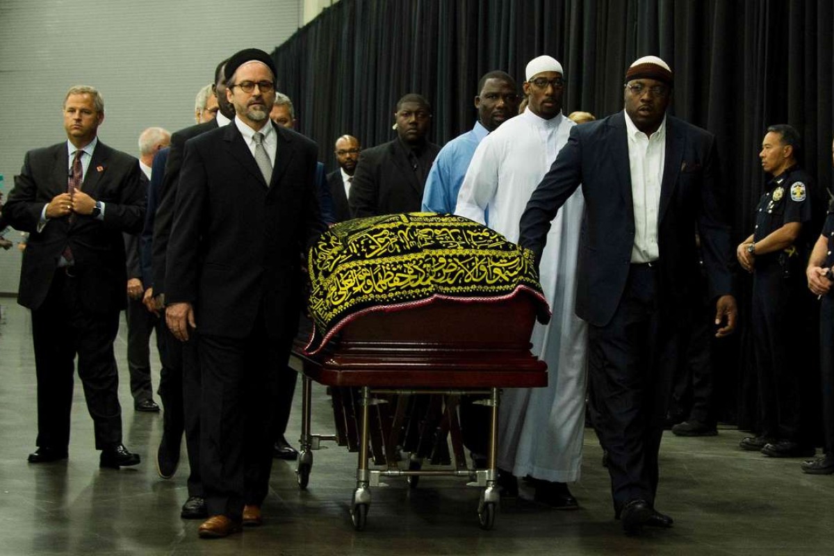 Thousands Mourn Boxing Legend Muhammad Ali At Muslim Service
