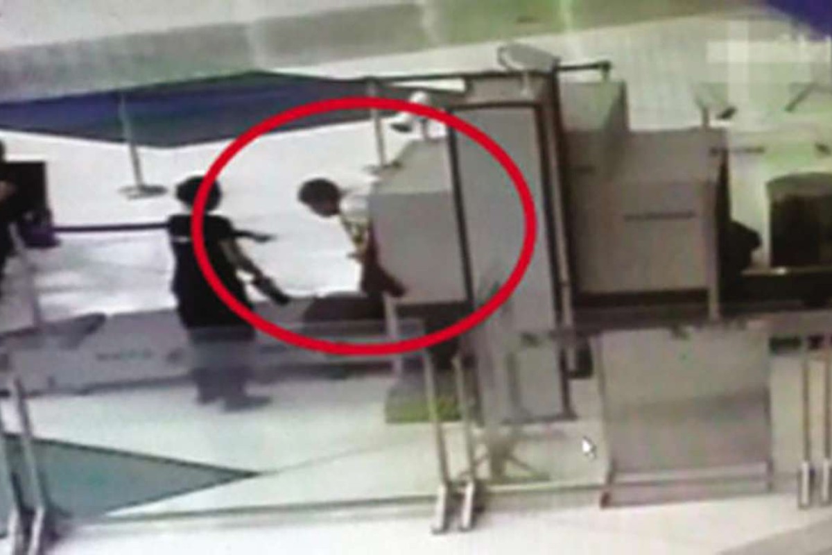 Chinese Passenger In Rush To Catch Train Tries To Save Time - 